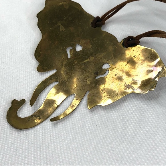 Artisan Hand Crafted Elephant on Leather Necklace. - Picture 5 of 15